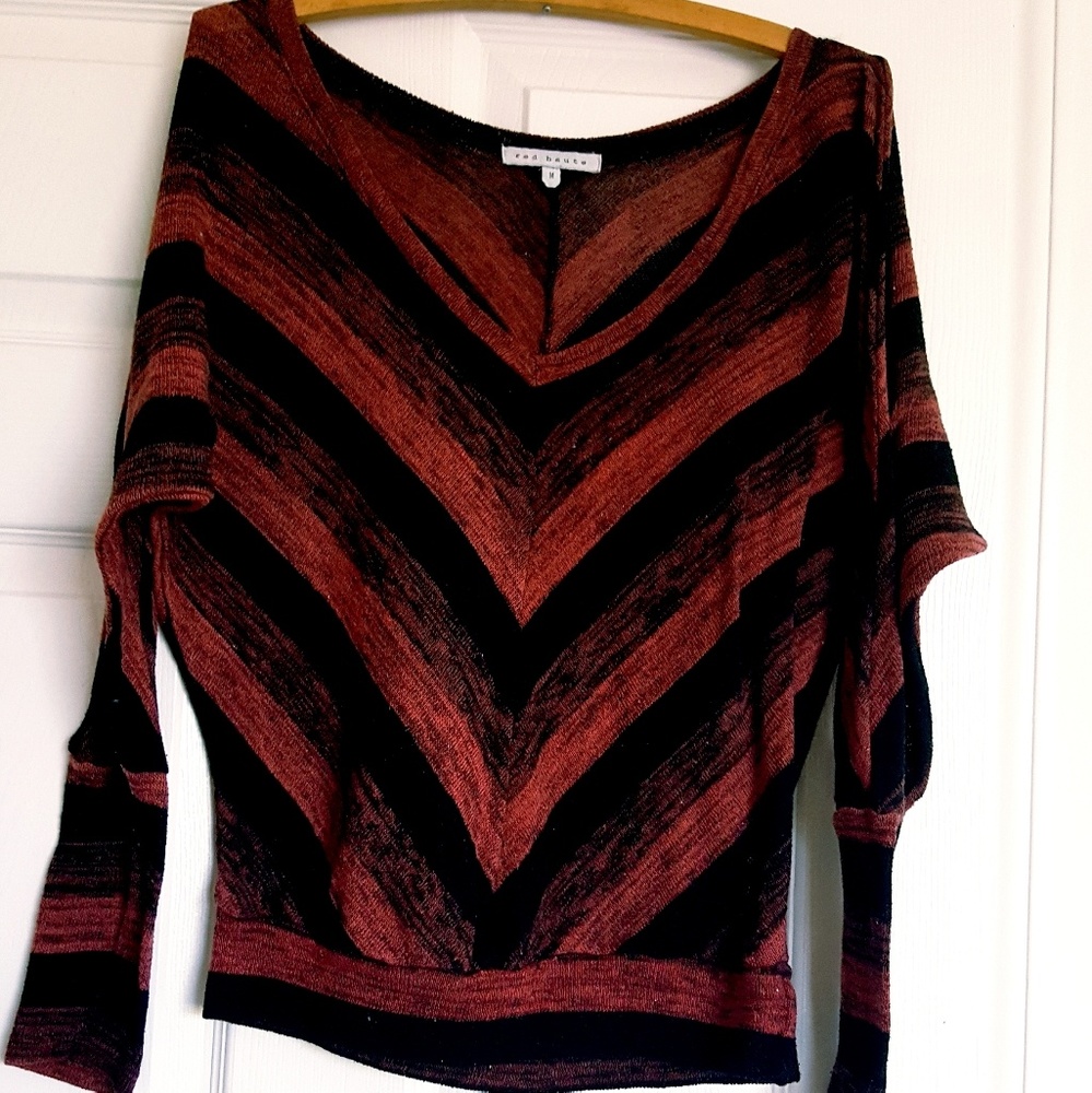 V neck black and orange light sweater by Red Haute